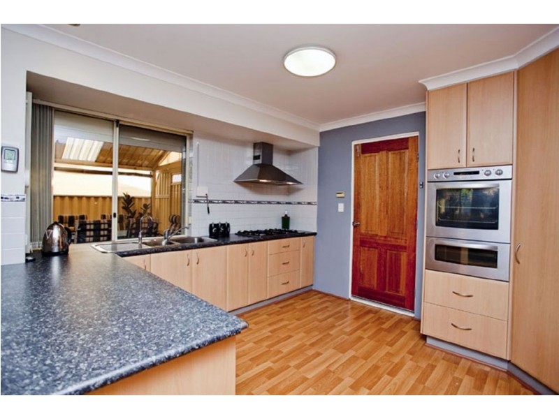 6 Glendevon Turn, Kinross WA 6028