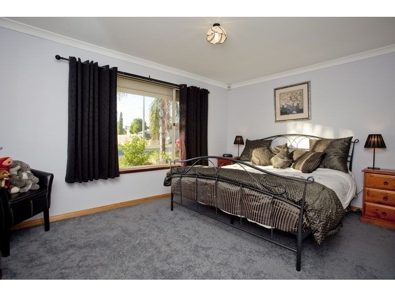 6 Glendevon Turn, Kinross WA 6028