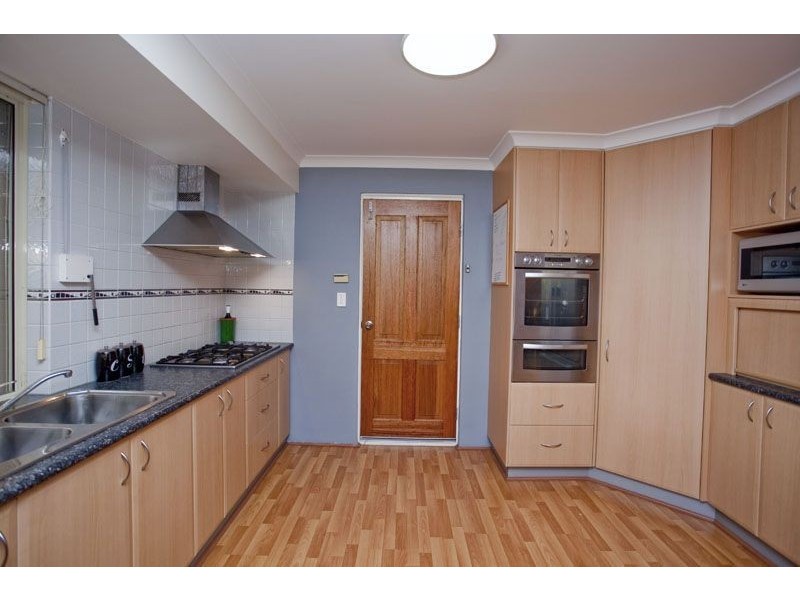 6 Glendevon Turn, Kinross WA 6028