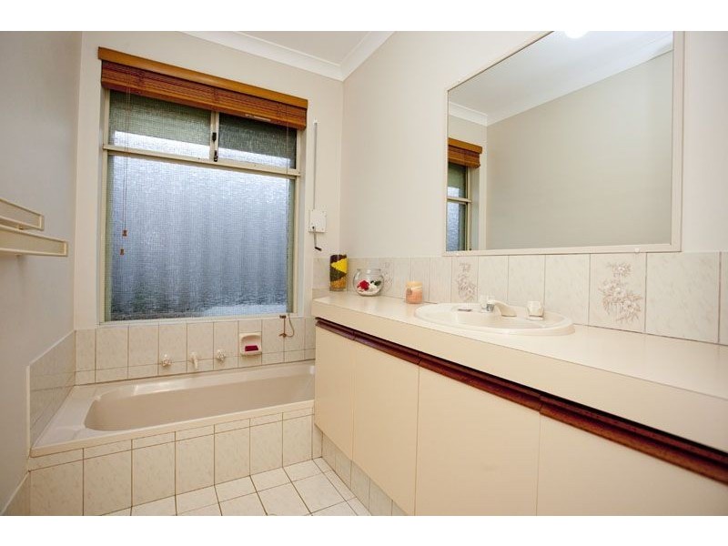 6 Glendevon Turn, Kinross WA 6028