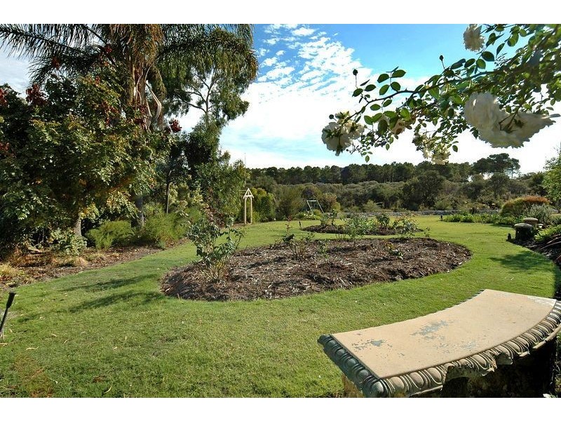 539 Neaves Road, Mariginiup WA 6065