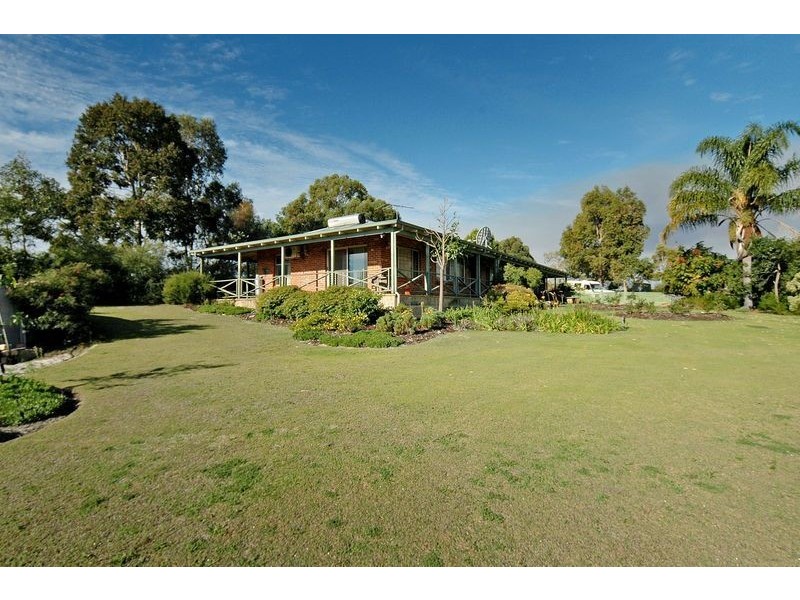 539 Neaves Road, Mariginiup WA 6065
