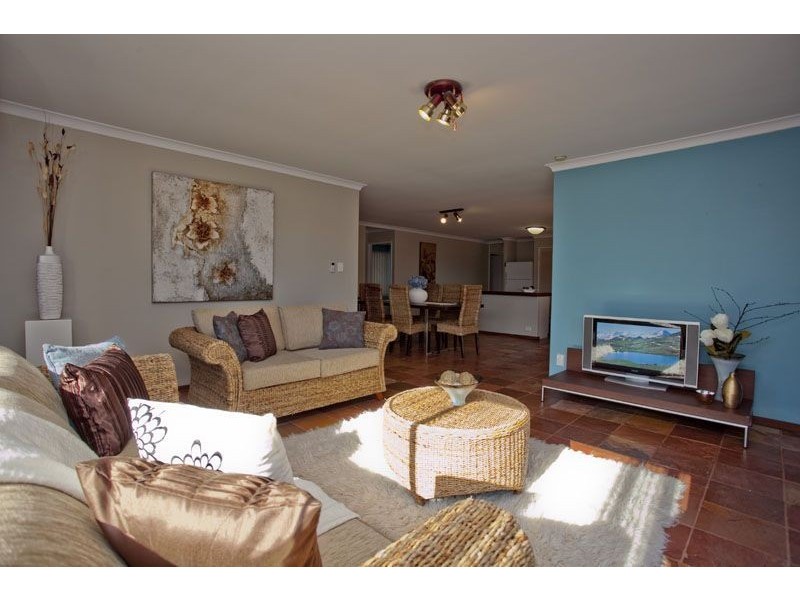 15 Aberdeen Way, Kinross WA 6028