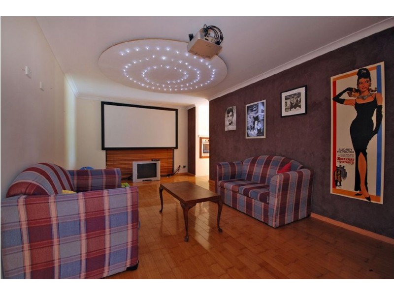 18 Retreat Green, Banksia Grove WA 6031