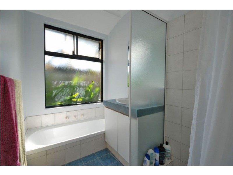 18 Retreat Green, Banksia Grove WA 6031