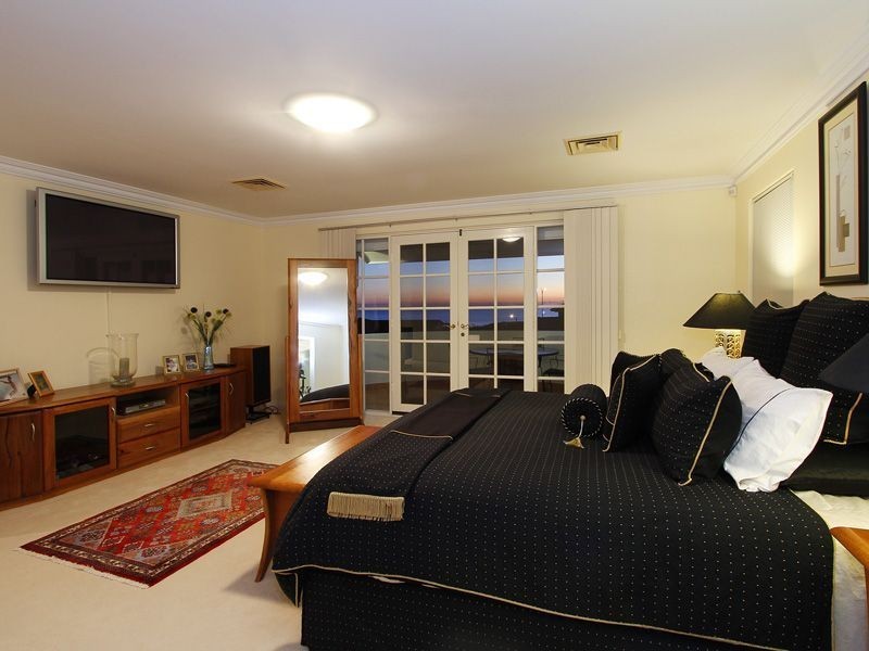 30 Mainsail Drive, Ocean Reef WA 6027