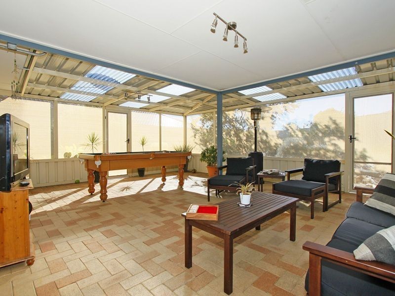 35 Clarafield Meander, Tapping WA 6065