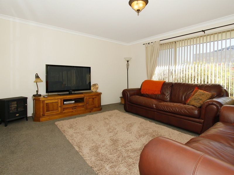 35 Clarafield Meander, Tapping WA 6065