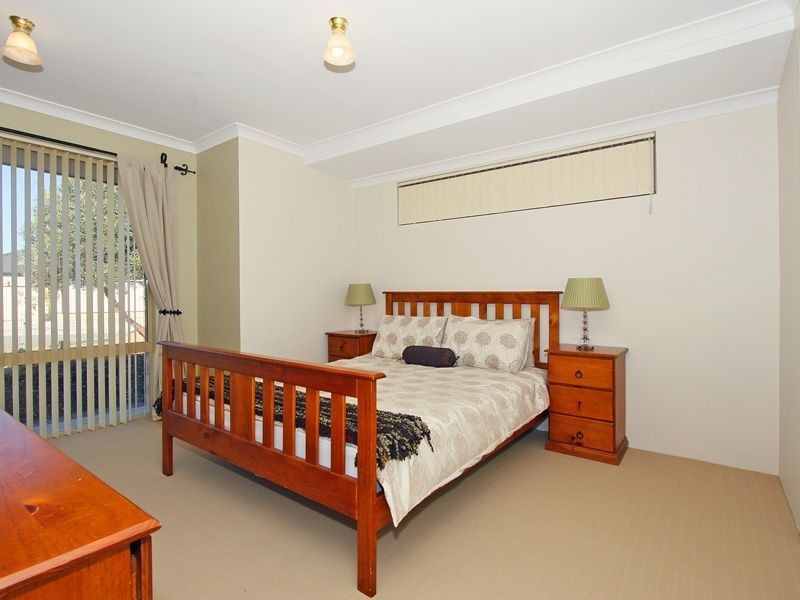 35 Clarafield Meander, Tapping WA 6065