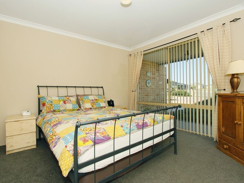 35 Clarafield Meander, Tapping WA 6065