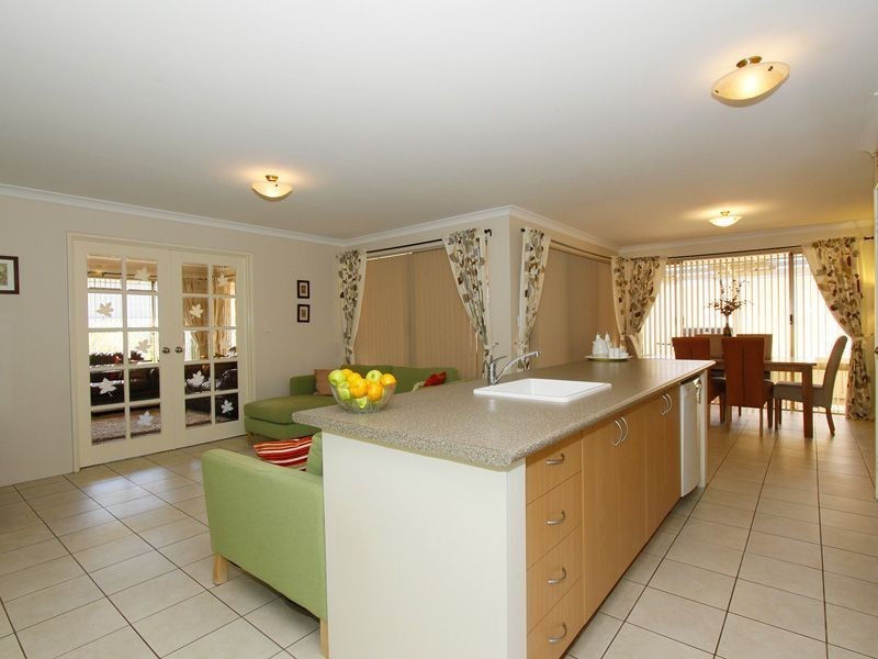 35 Clarafield Meander, Tapping WA 6065