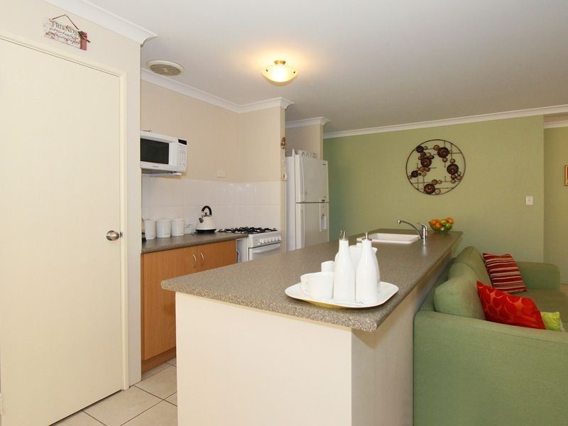 35 Clarafield Meander, Tapping WA 6065