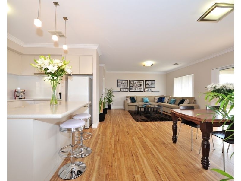 25 Selkirk Drive, Kinross WA 6028