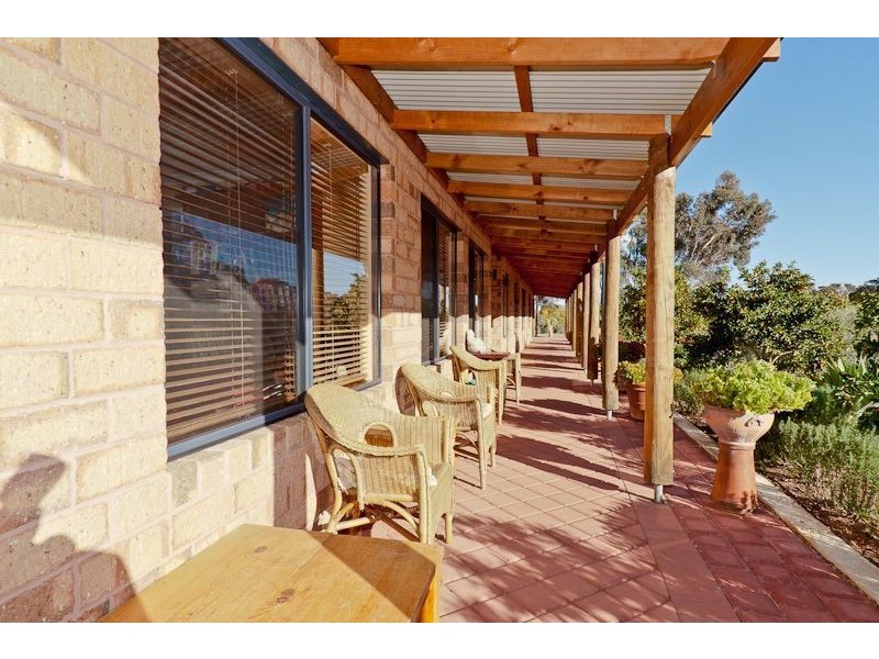 10 Leschenaultia Drive, Chittering WA 6084