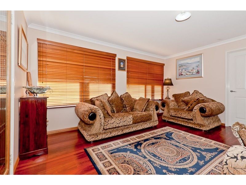 10 Leschenaultia Drive, Chittering WA 6084