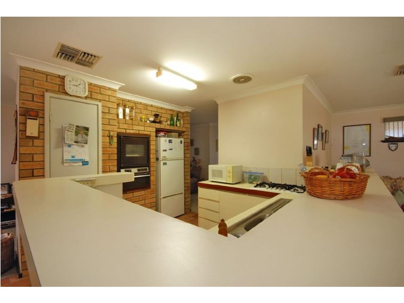 12 Pebblewood Road, Woodvale WA 6026