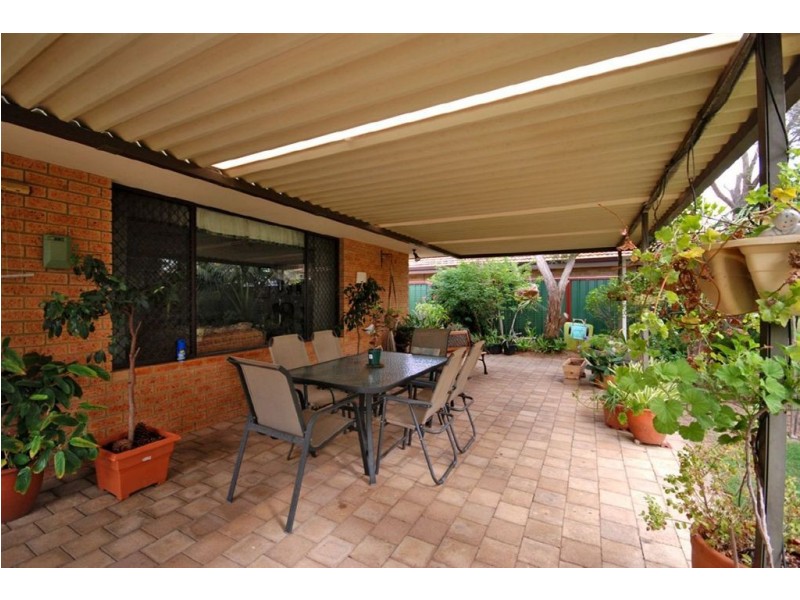 12 Pebblewood Road, Woodvale WA 6026