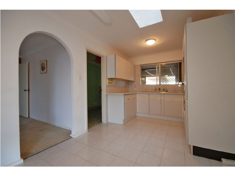 14 Voyage Road, Heathridge WA 6027