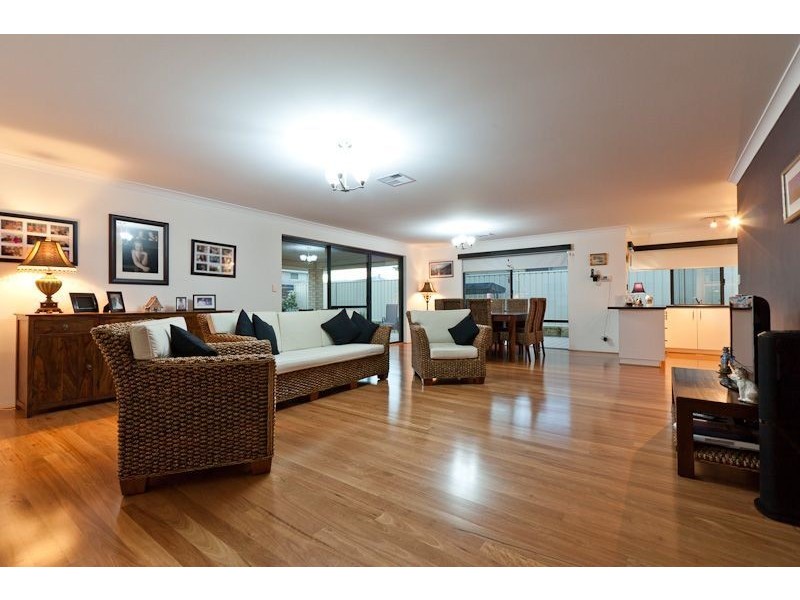 5 Nobel View, Tapping WA 6065