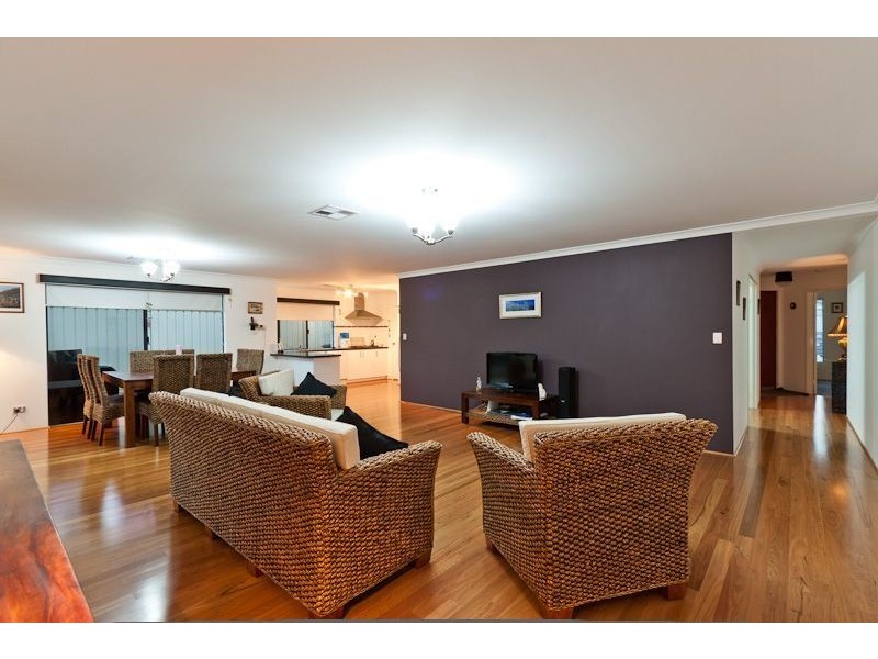 5 Nobel View, Tapping WA 6065