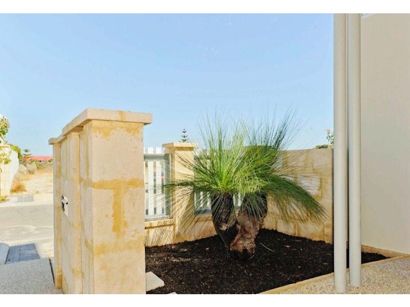 12 Tahiti Lane, Hillarys WA 6025