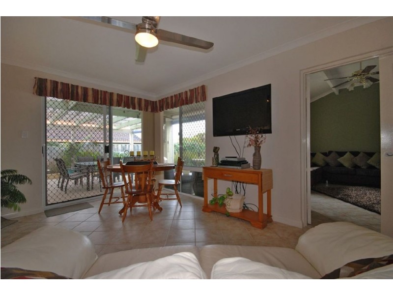 4 Monclair Pass, Currambine WA 6028