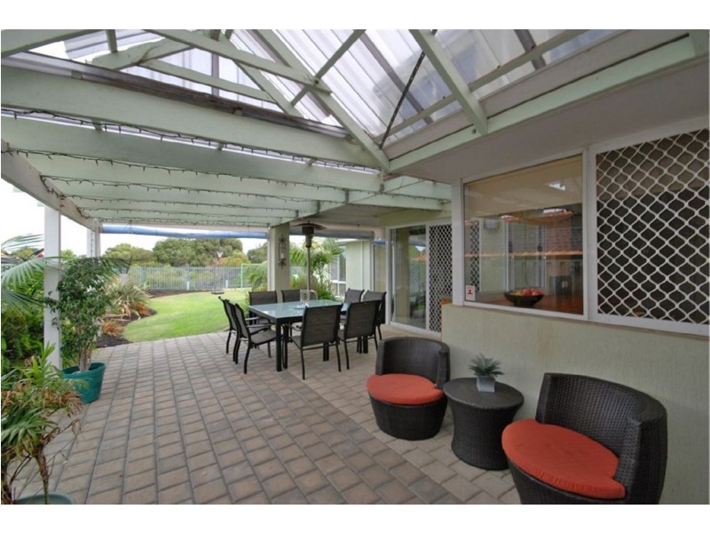 4 Monclair Pass, Currambine WA 6028