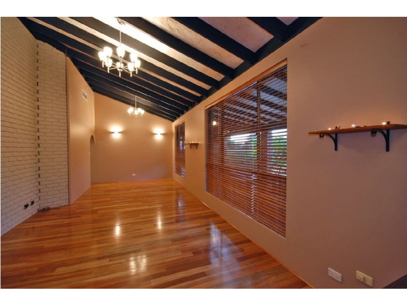 27 Pioneer Drive, Edgewater WA 6027