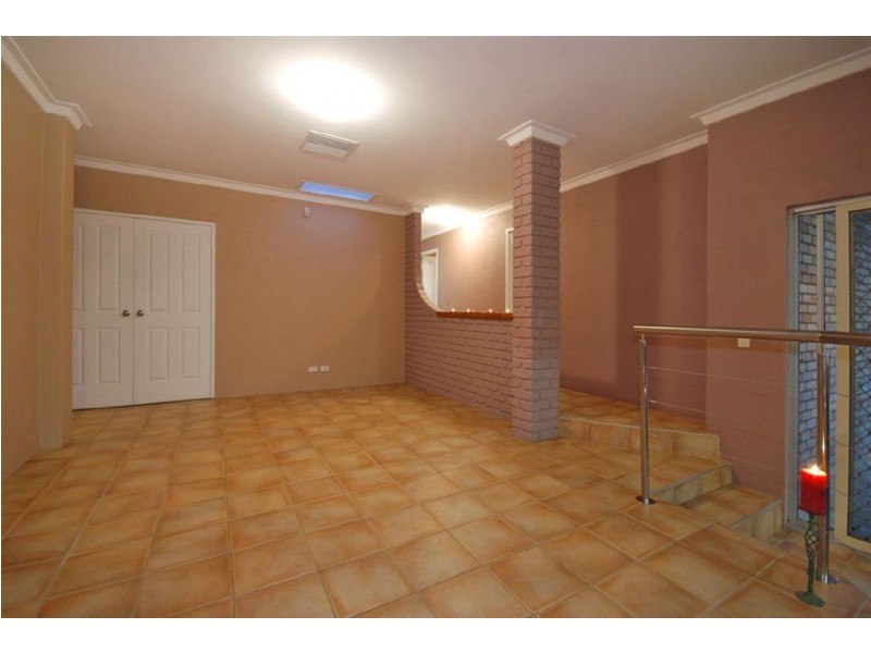 27 Pioneer Drive, Edgewater WA 6027