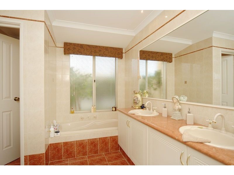 385 Vines Avenue, The Vines WA 6069