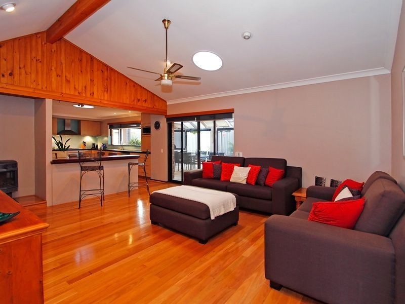 12 Seapeak Road, Ocean Reef WA 6027