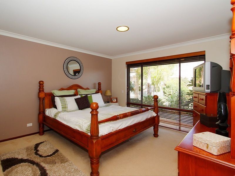 12 Seapeak Road, Ocean Reef WA 6027