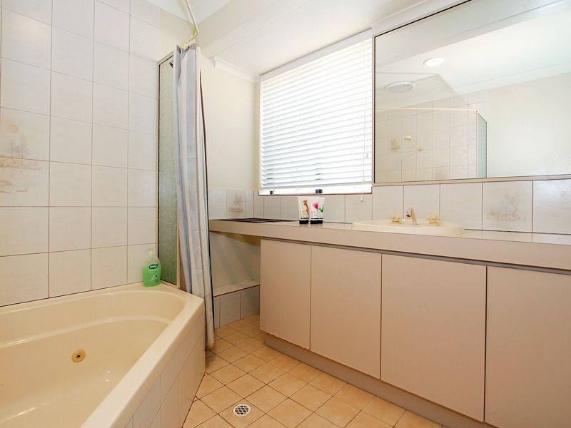 12 Seapeak Road, Ocean Reef WA 6027