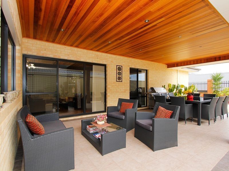 14 Bardeen Pass, Carramar WA 6031