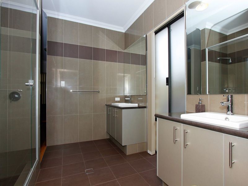 14 Bardeen Pass, Carramar WA 6031