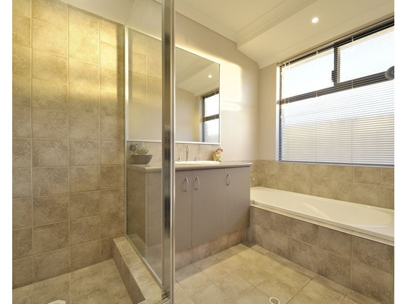 20 Kartner Road, Tapping WA 6065