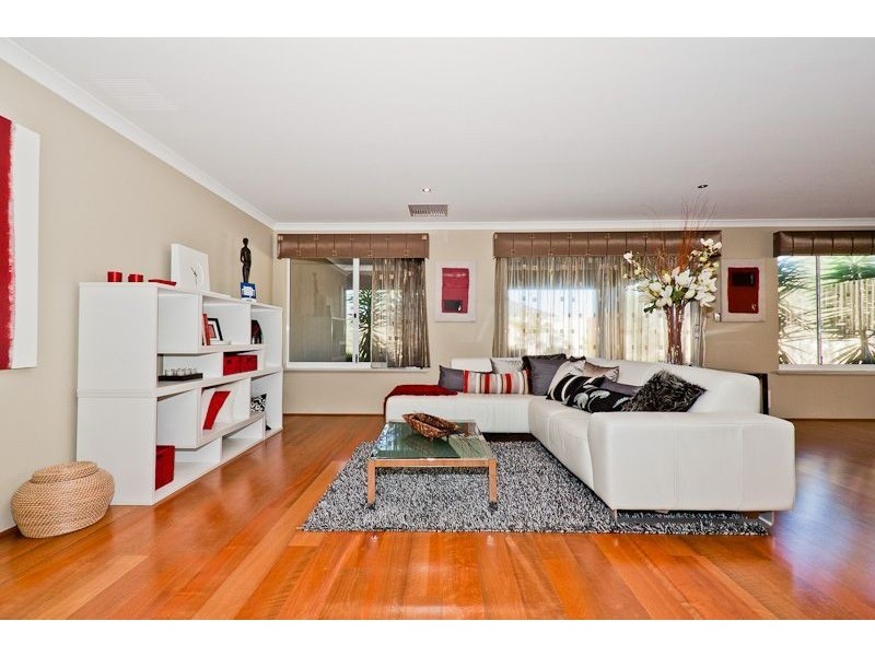 19 Jindalee Boulevard, Jindalee WA 6036