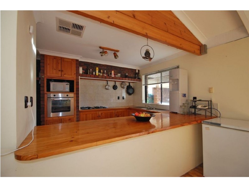 2 Woodview Court, Edgewater WA 6027