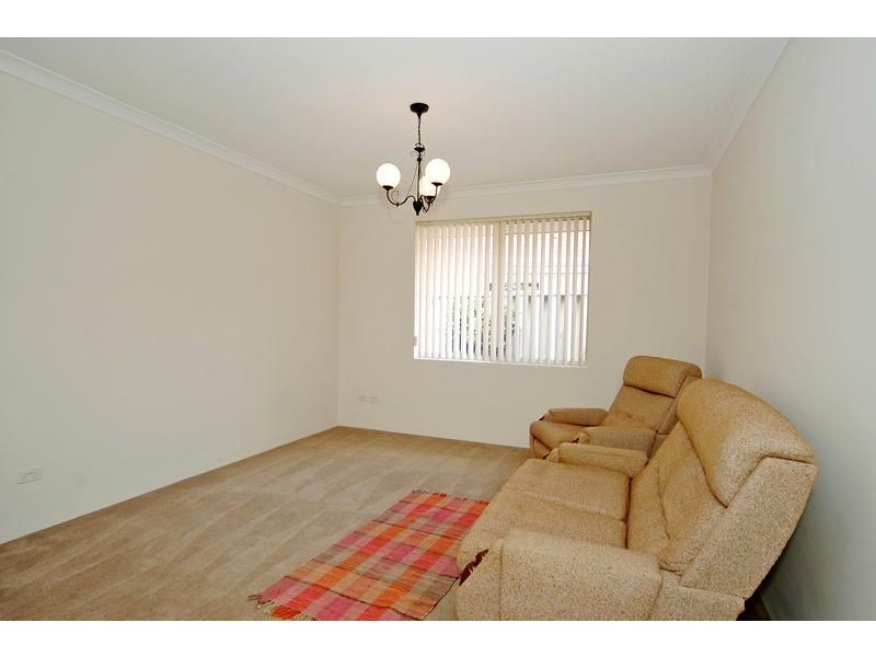 25 Merrang Circuit, Carramar WA 6031