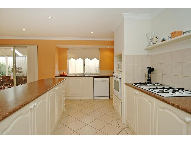 25 Merrang Circuit, Carramar WA 6031