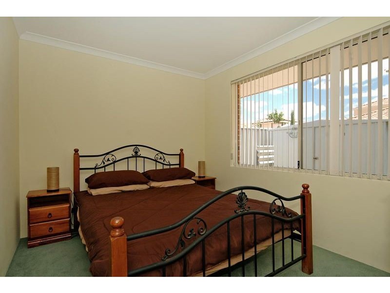 25 Merrang Circuit, Carramar WA 6031