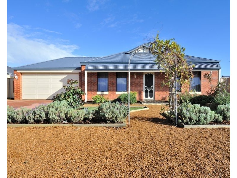 2 Phoenix Terrace, Hocking WA 6065