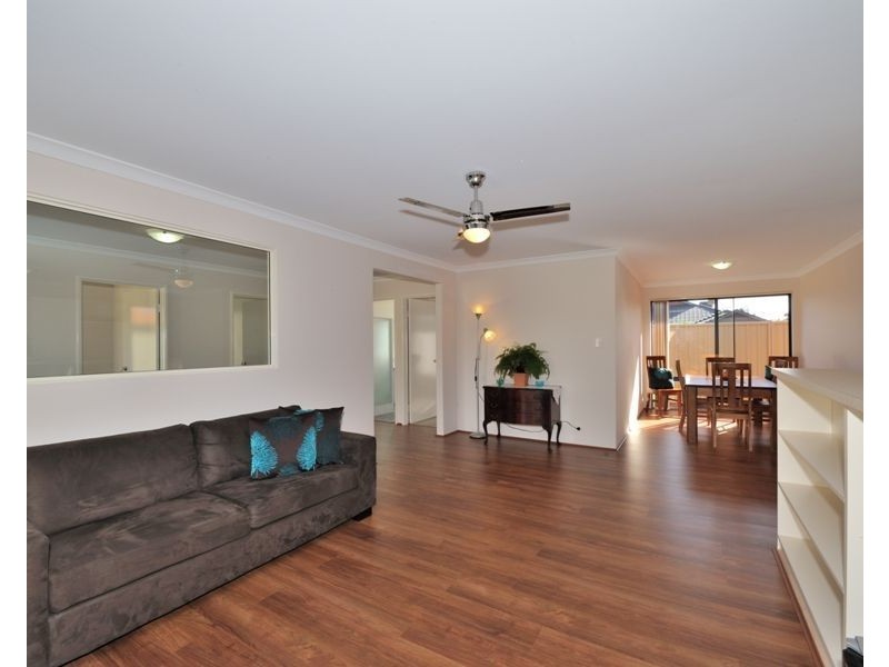 2 Phoenix Terrace, Hocking WA 6065