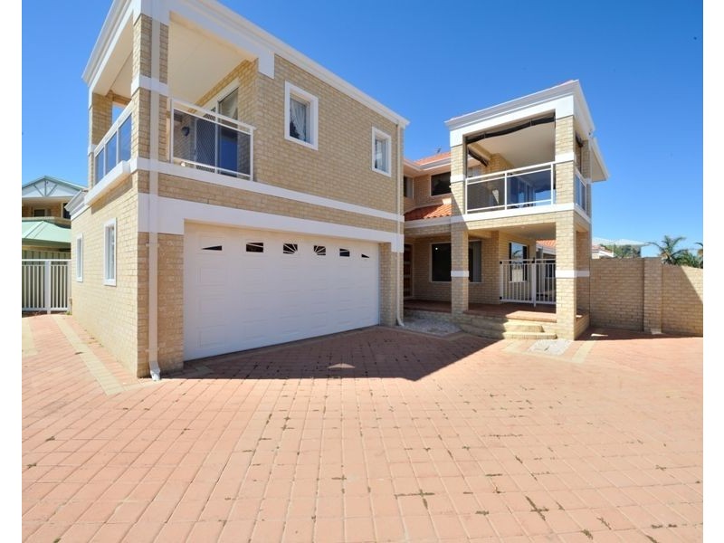 4 Astra Court, Ocean Reef WA 6027