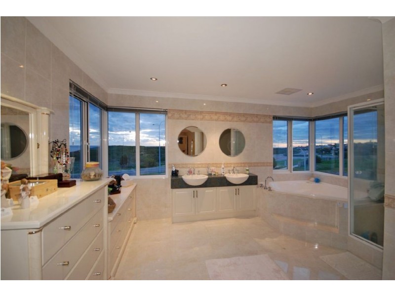2 Block Place, Ocean Reef WA 6027
