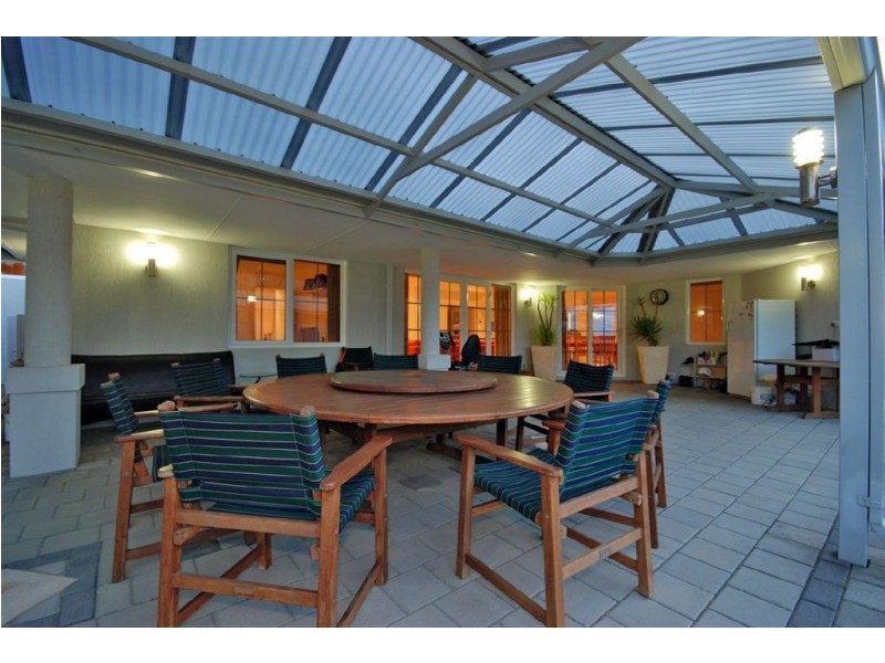 2 Block Place, Ocean Reef WA 6027