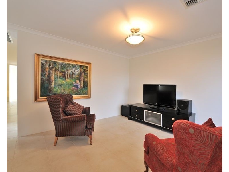 8 Brailsford Way, Butler WA 6036