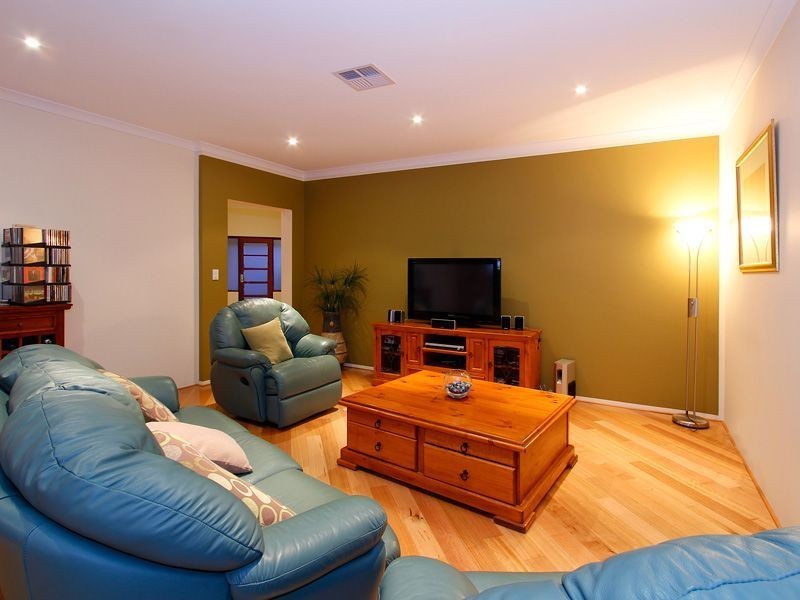 25 Westwood Meander, Carramar WA 6031