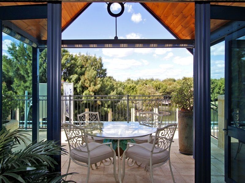 26 Moonflight Crescent, Iluka WA 6028