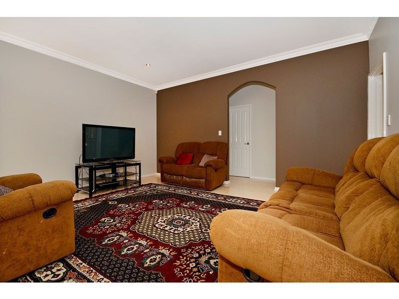 9 Linnett Brace, Darch WA 6065